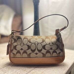 Signature Coach Demi Shoulder Bag